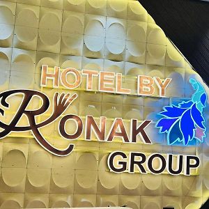 Taj Ronak Luxury Hotels - Agra